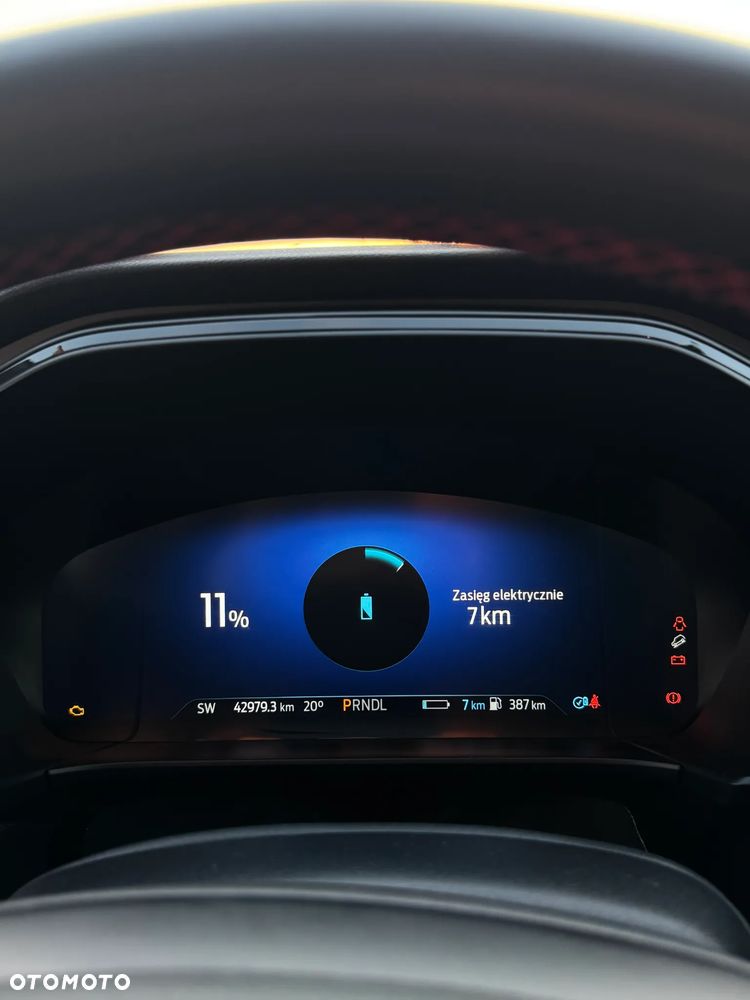 Ford Kuga - 10