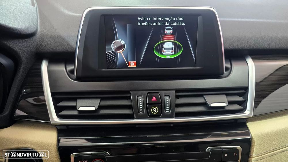 BMW 216 Active Tourer d Line Luxury - 32