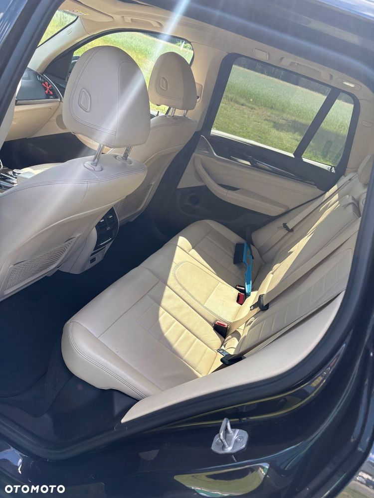 BMW X3 xDrive30e Luxury Line - 7