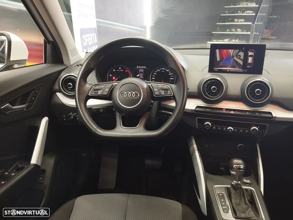 Audi Q2 30 TDI Design S tronic - 16