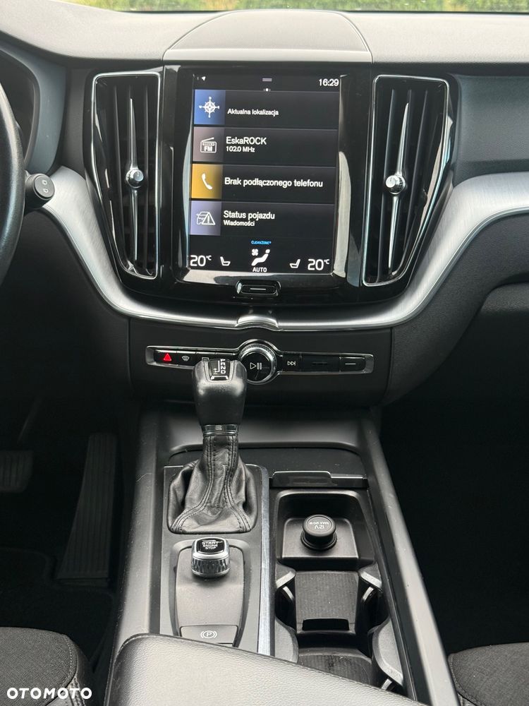 Volvo XC 60 D4 AWD Geartronic Momentum - 28