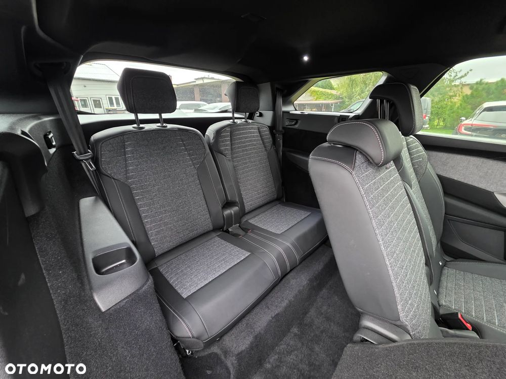 Peugeot E-5008 210 Allure - 26