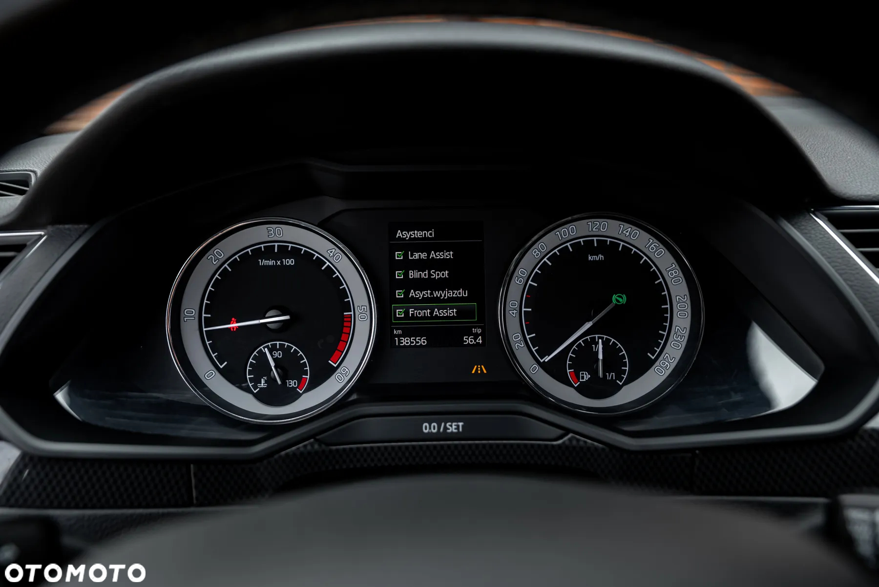 Skoda Superb 2.0 TDI DSG Sportline - 30