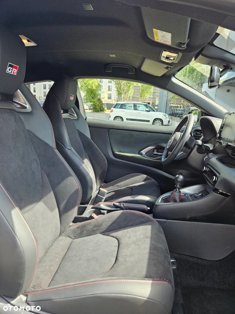 Toyota Yaris GR 1.6 Dynamic - 11