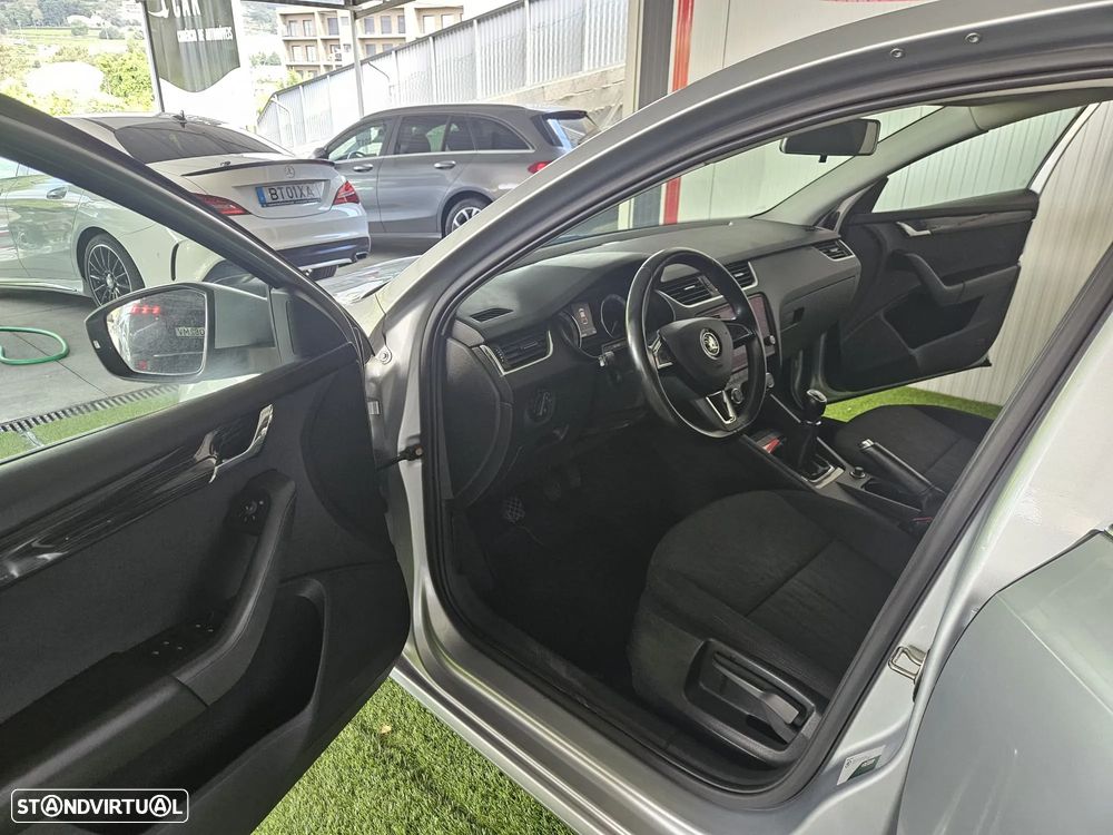 Skoda Octavia 1.6 TDI Ambition - 11