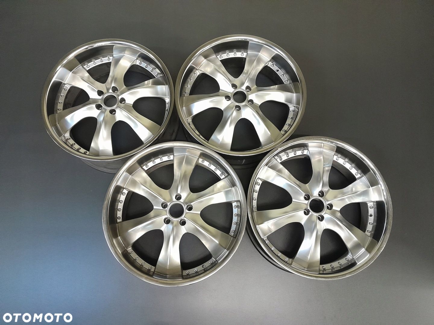 Felgi 22 5x108 / 5x114,3 9,5Jx22 ET40 F6576-38 - 1