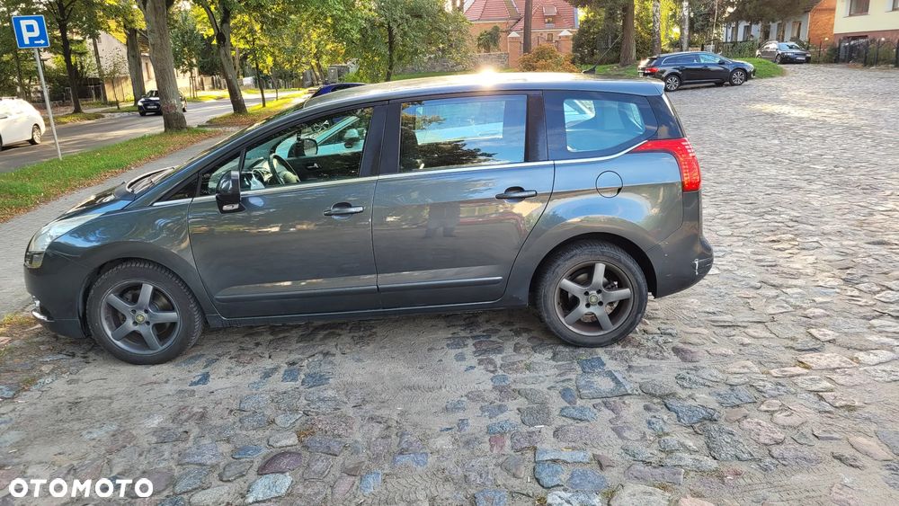 Peugeot 5008 - 12