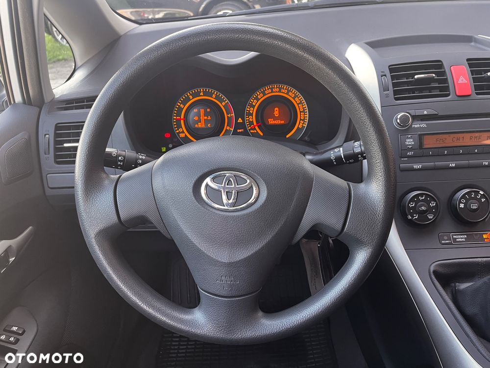 Toyota Auris 1.33 VVT-i Life - 29