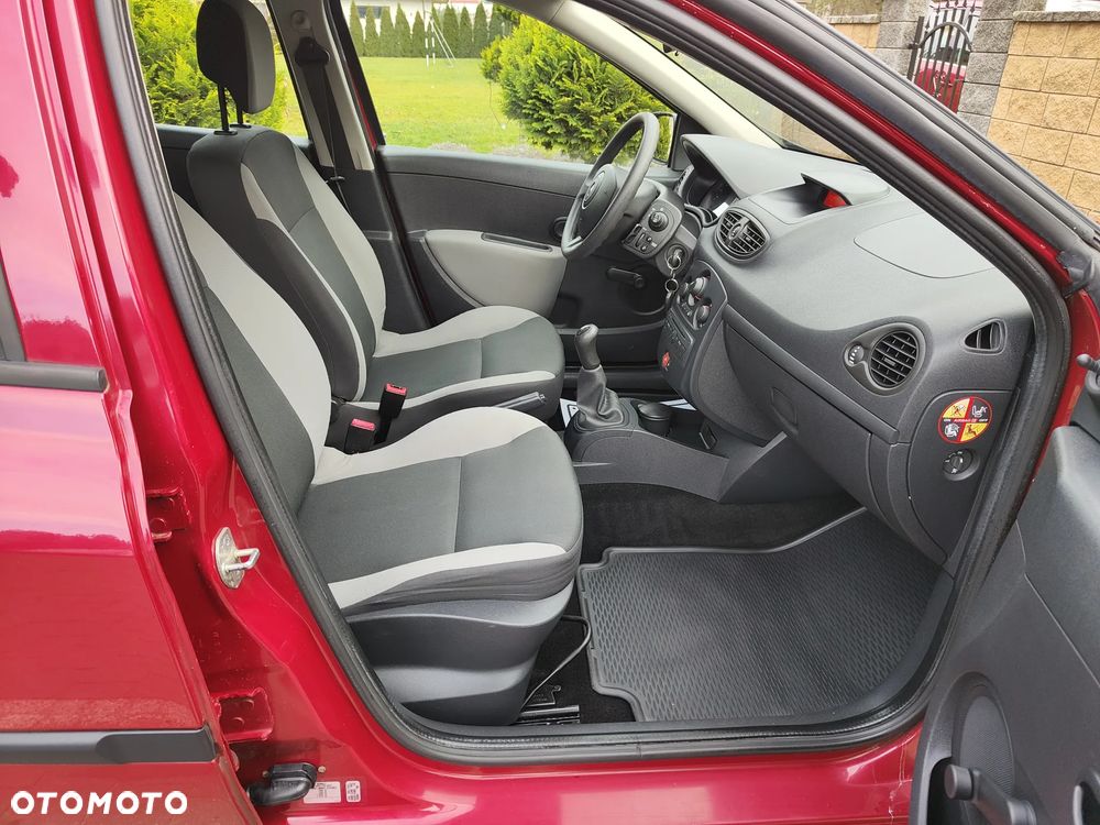 Renault Clio 1.2 16V 75 Expression - 22