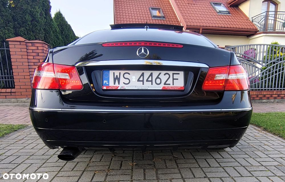Mercedes-Benz Klasa E 250 CGI BlueEFFICIENCY Automatik Elegance - 11