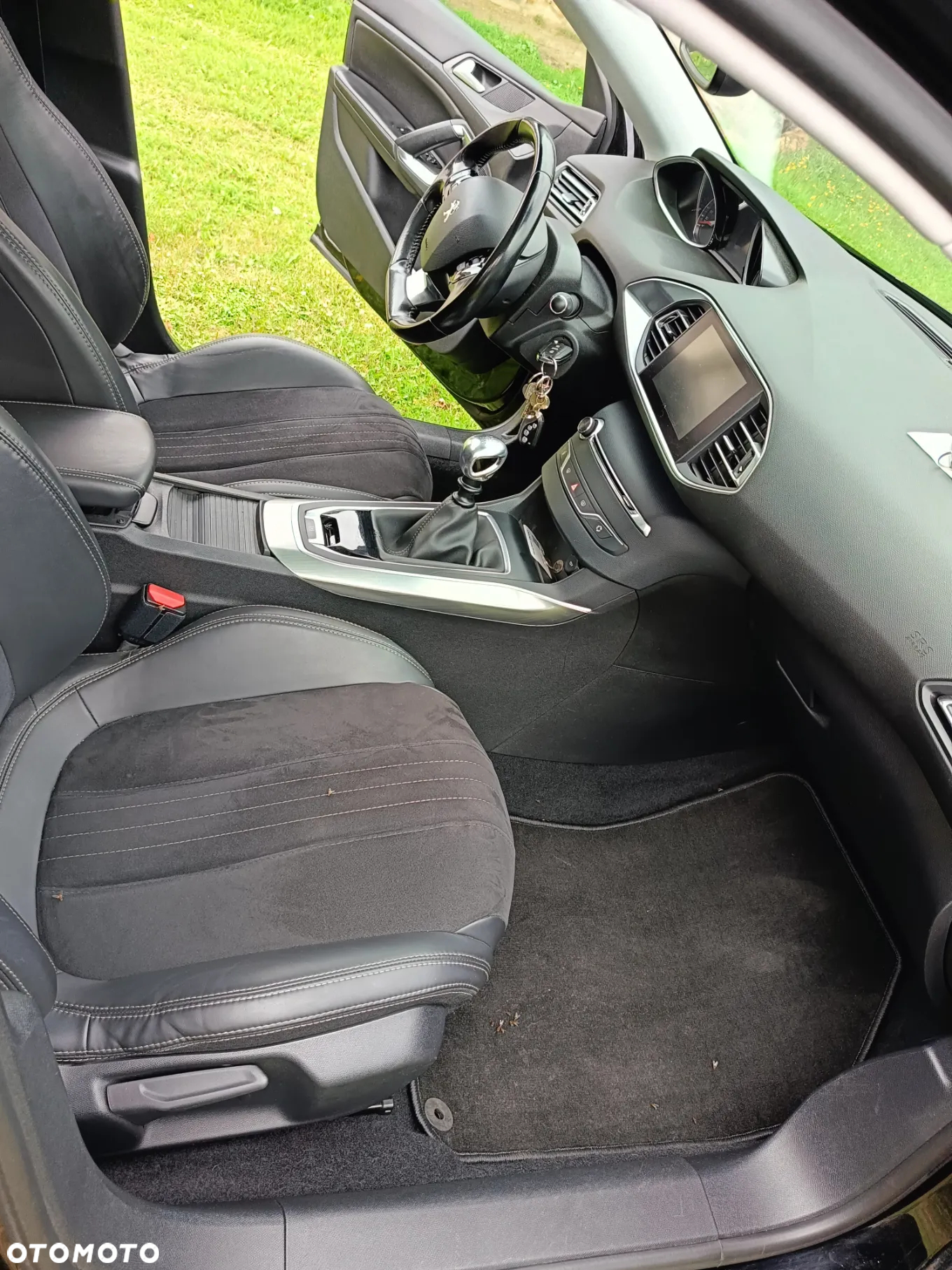 Peugeot 308 1.6 BlueHDi Allure S&S - 26
