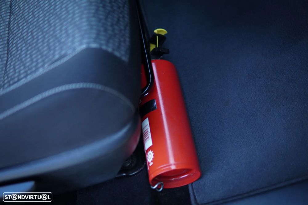 Toyota Auris 1.4 D-4D Exclusive+P.Sport - 41