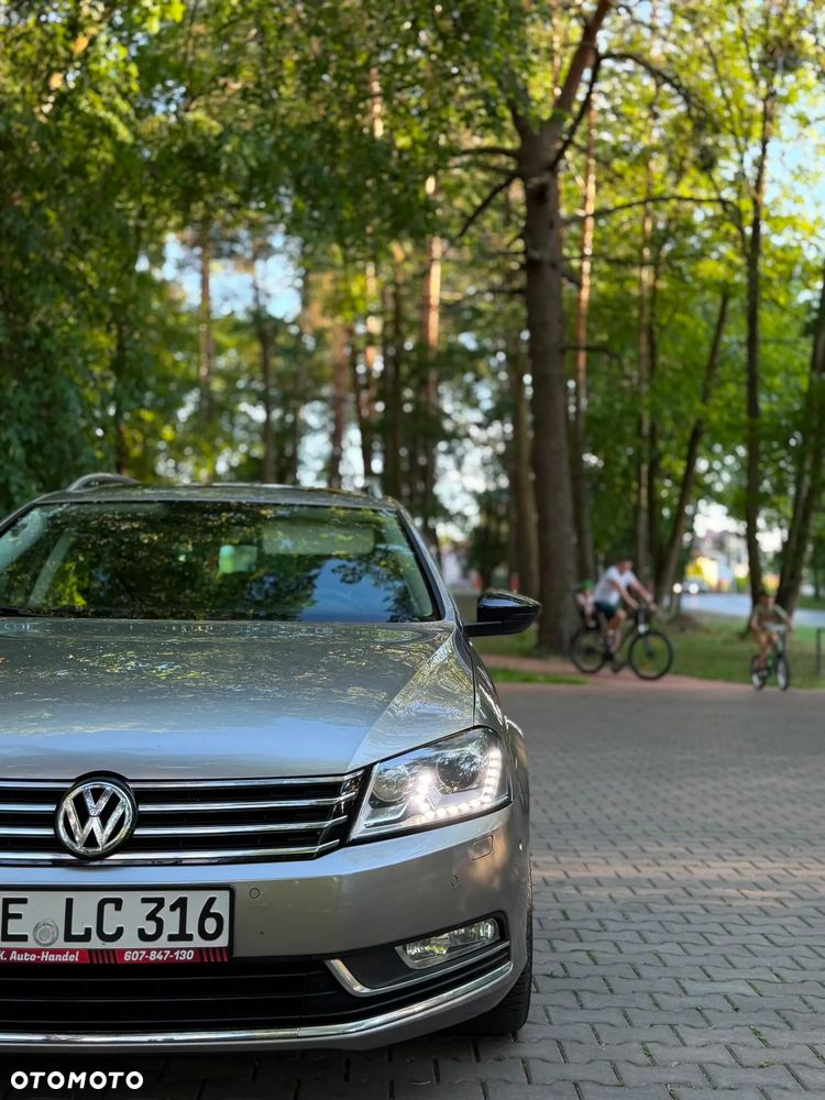 Volkswagen Passat 2.0 TDI DPF BlueMotion Technology Highline - 10
