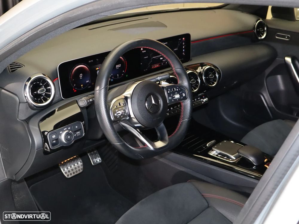 Mercedes-Benz A 180 7G-DCT AMG Line - 17