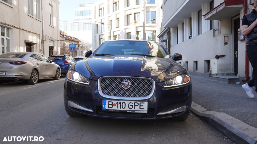 Jaguar XF 25t RWD Portfolio - 8