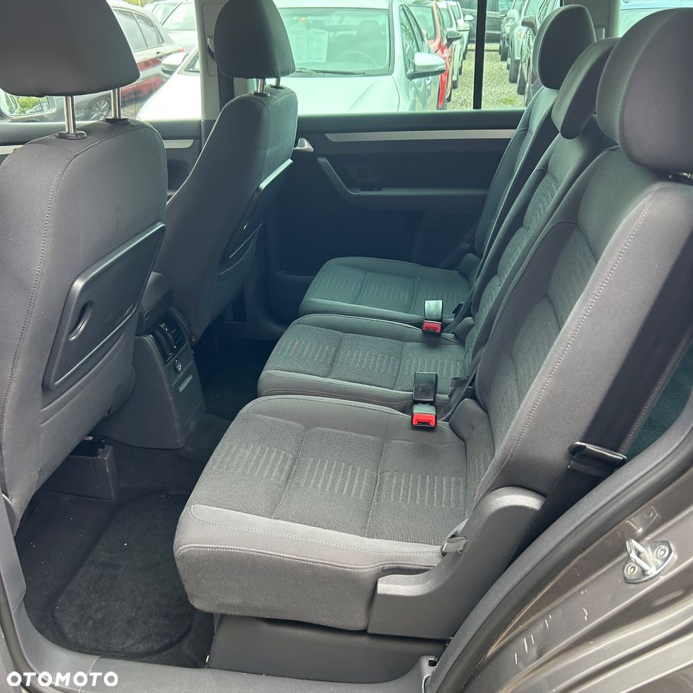 Volkswagen Touran 2.0 TDI DPF Highline - 17