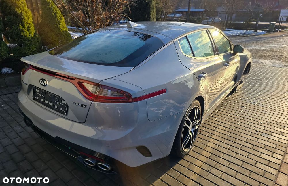 Kia Stinger - 3