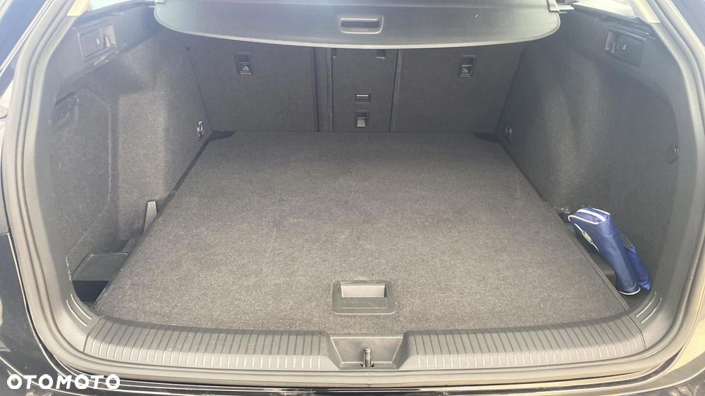 Volkswagen Golf 2.0 TDI Life - 12