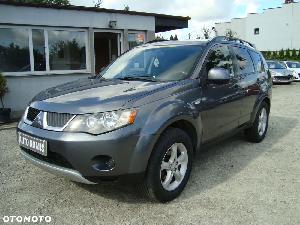 Mitsubishi Outlander - 1