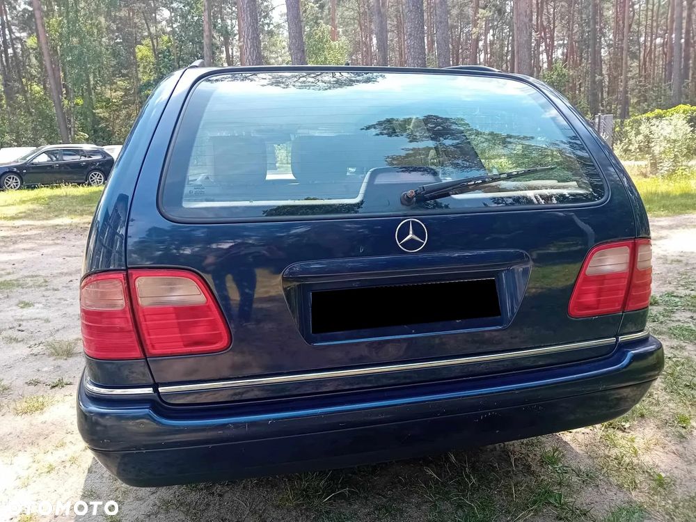 Mercedes-Benz Klasa E - 17