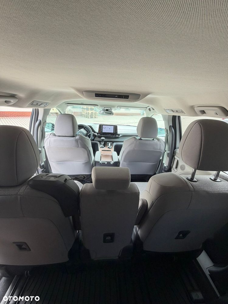 Toyota Sienna - 15