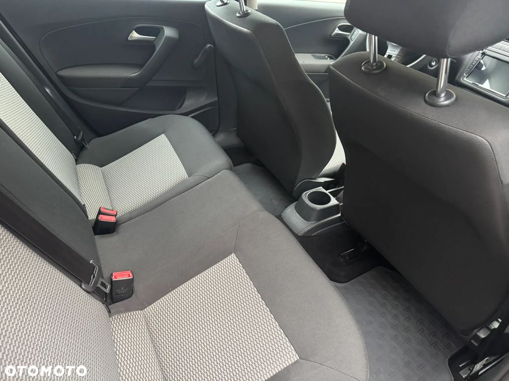 Volkswagen Polo - 9
