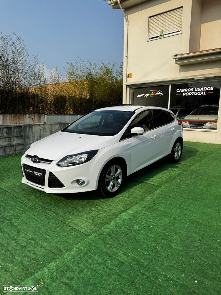 Ford Focus 1.0 EcoBoost S&S Champions Edition - 10