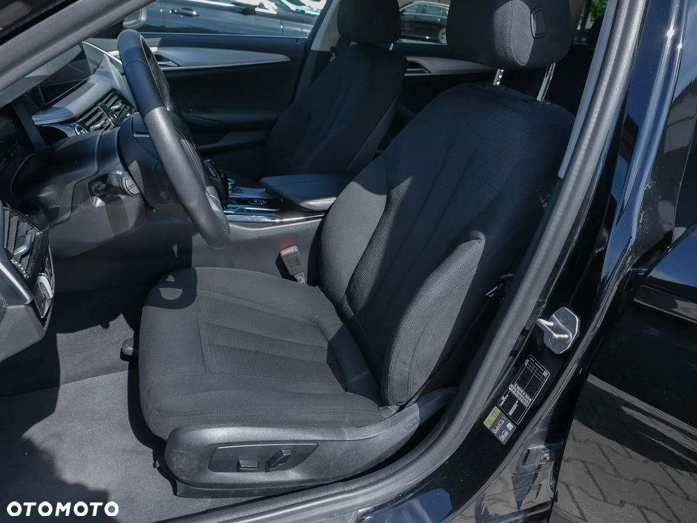 BMW Seria 5 530e - 12