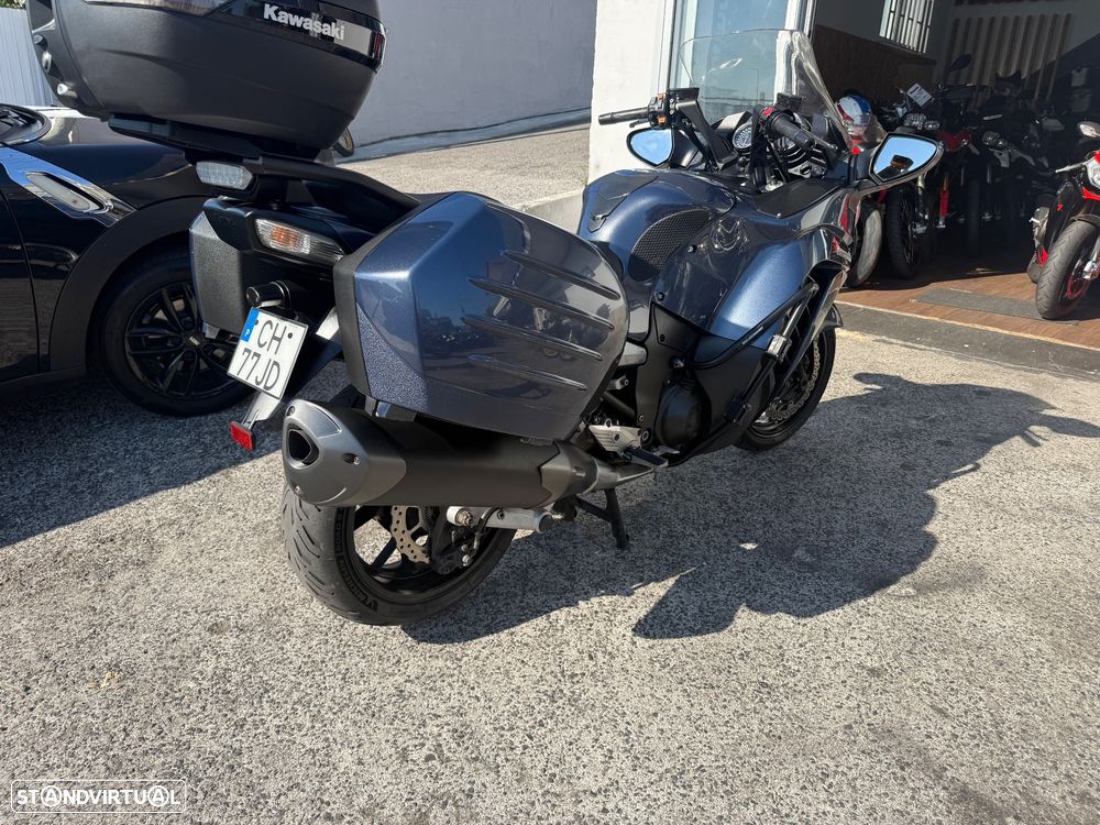 Kawasaki GTR 1400 abs - 6