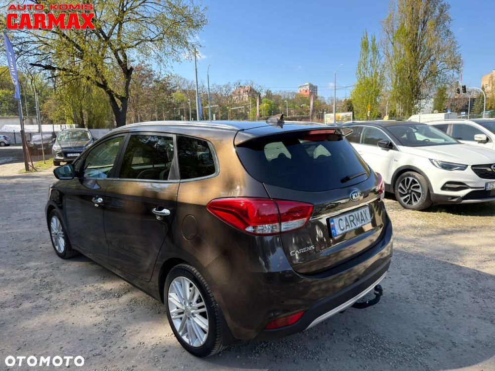Kia Carens - 5