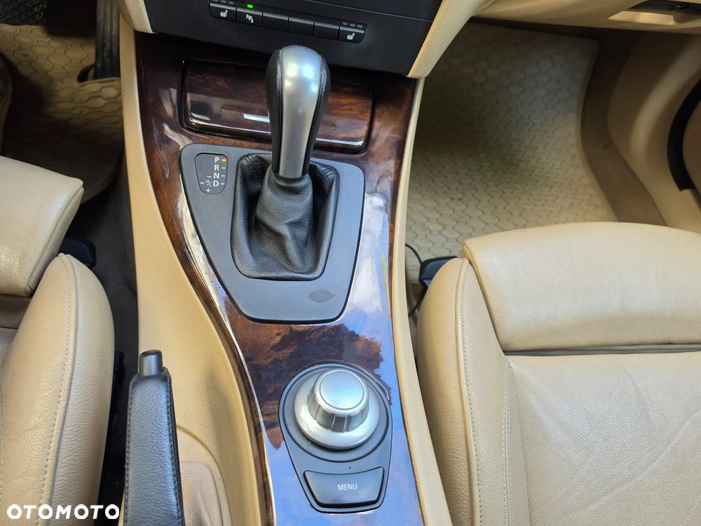 BMW Seria 3 325i - 14