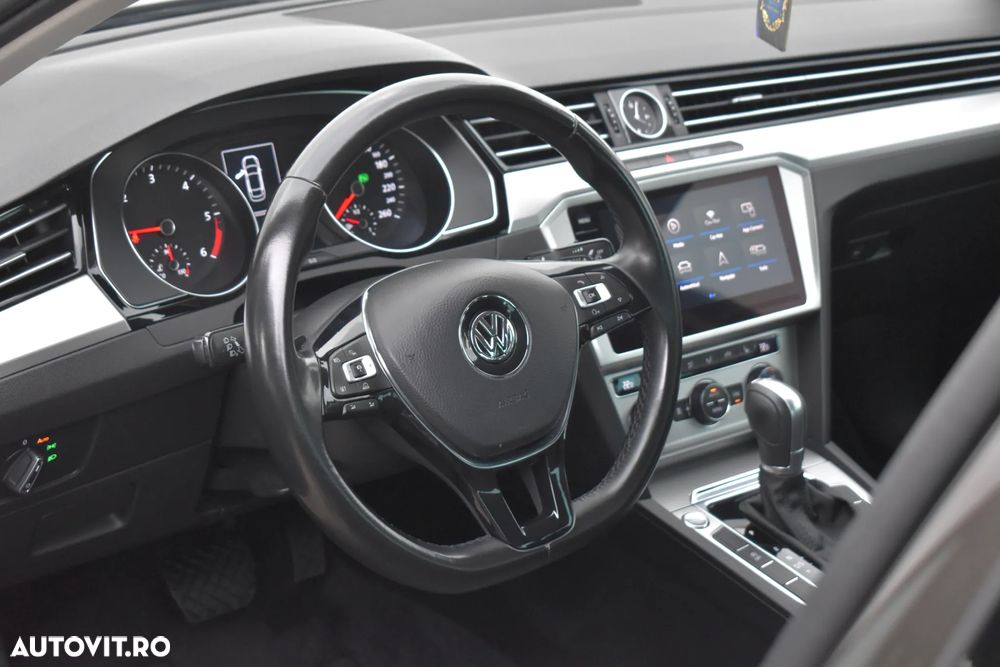 Volkswagen Passat 2.0 TDI SCR DSG Comfortline - 8