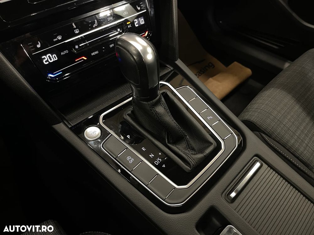 Volkswagen Passat 1.5 TSI ACT DSG Comfortline - 26