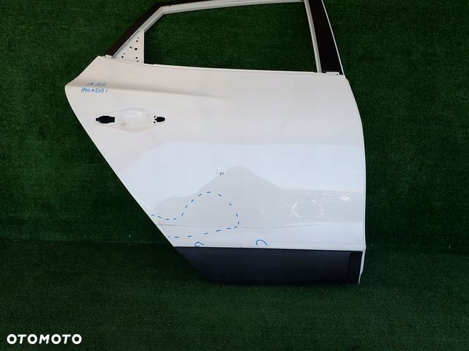 HYUNDAI IX35 drzwi prawe tylne tył pod listwę - 2