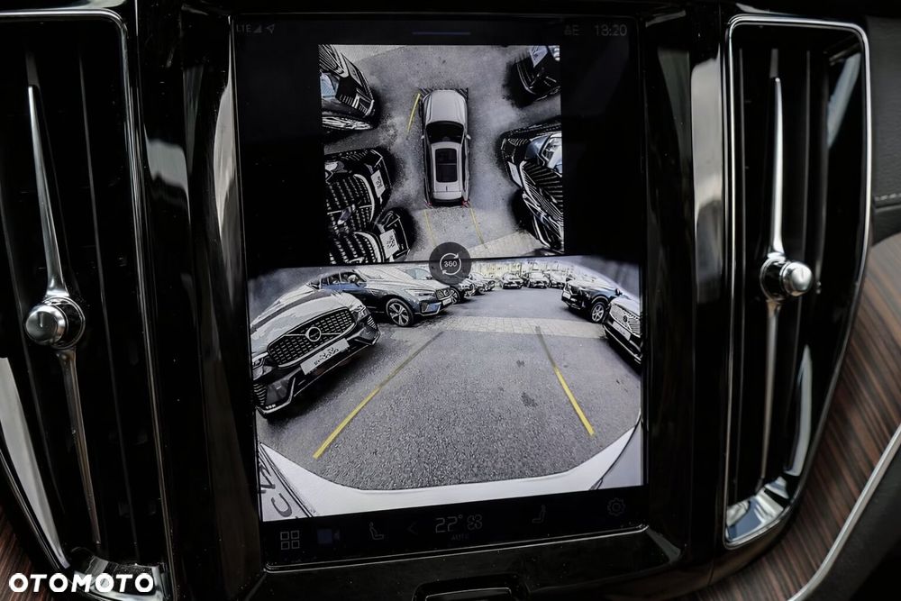 Volvo XC 60 B5 B AWD Ultra Black Edition - 13