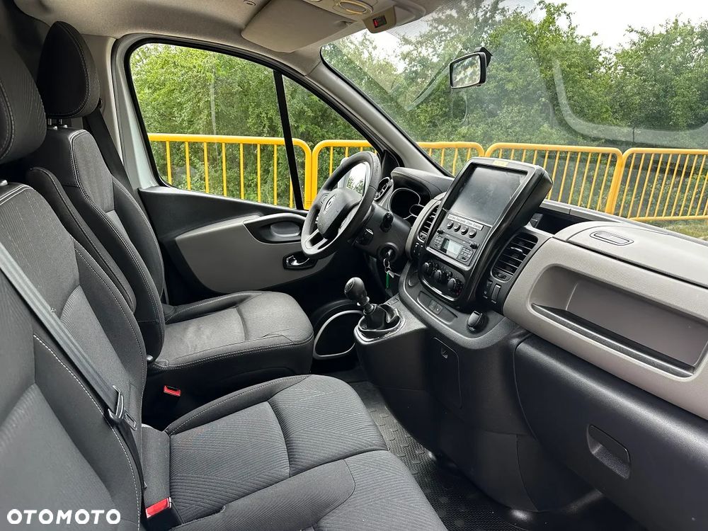 Renault Trafic Karetka Ambulans Ambulance Sanitarny EN1789 - 11
