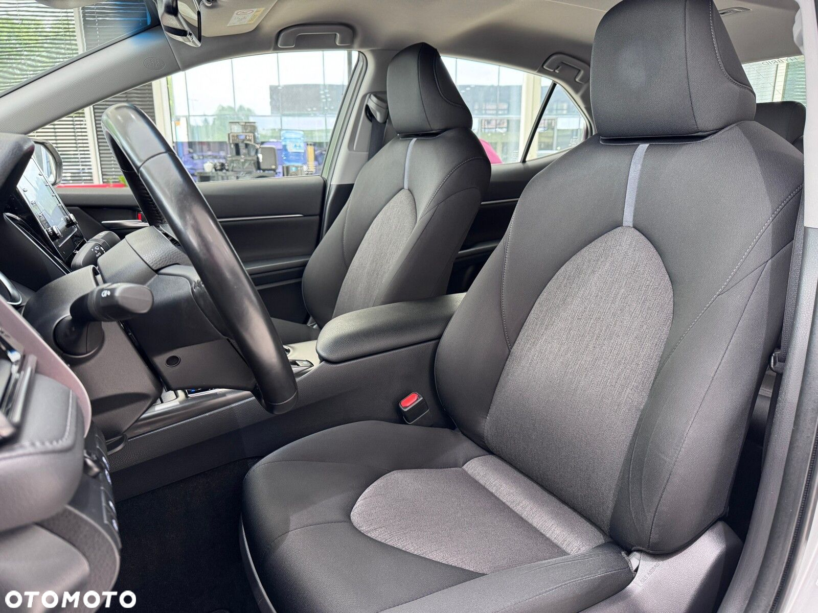 Toyota Camry - 10
