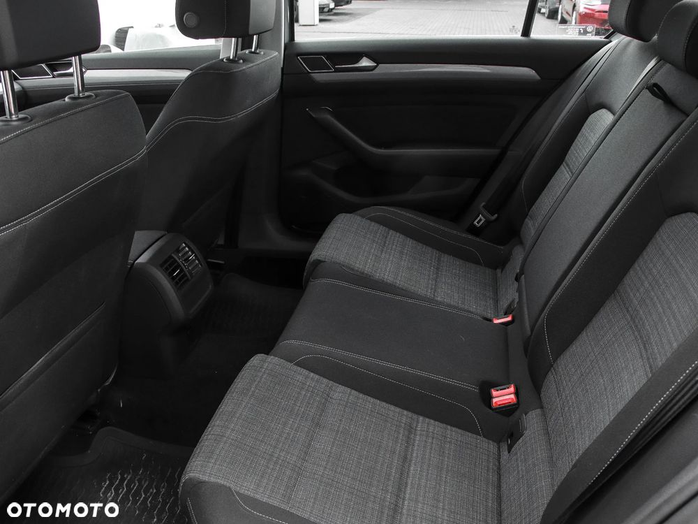 Volkswagen Passat 1.5 TSI EVO Business - 11