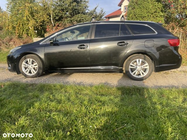 Toyota Avensis 2.0 D-4D Style - 10