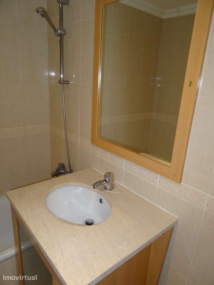 Amadora, Brandoa. Excelente apartamento de 2 assoalhadas com garagem. - Grande imagem: 3/14