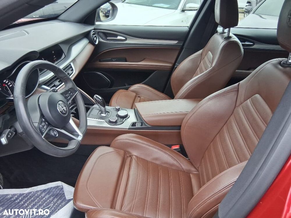 Alfa Romeo Stelvio - 8