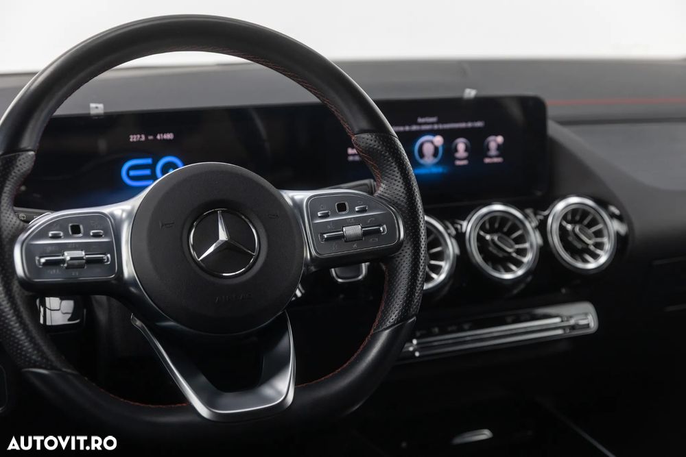 Mercedes-Benz EQA 300 4MATIC - 29