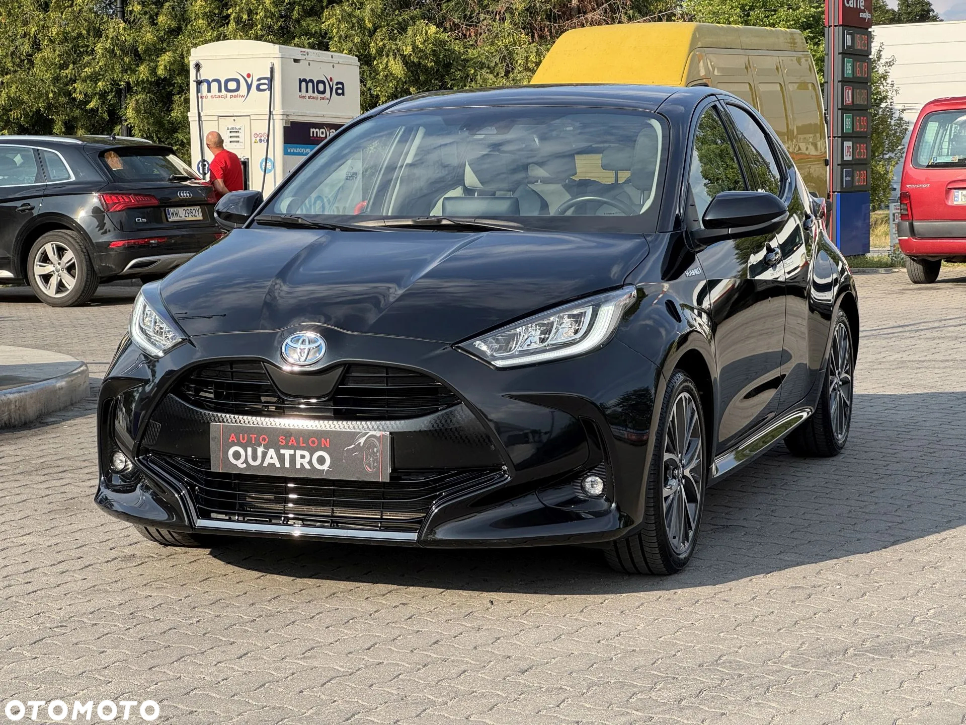 Toyota Yaris Hybrid 116 1.5 VVT-i Black&White - 7