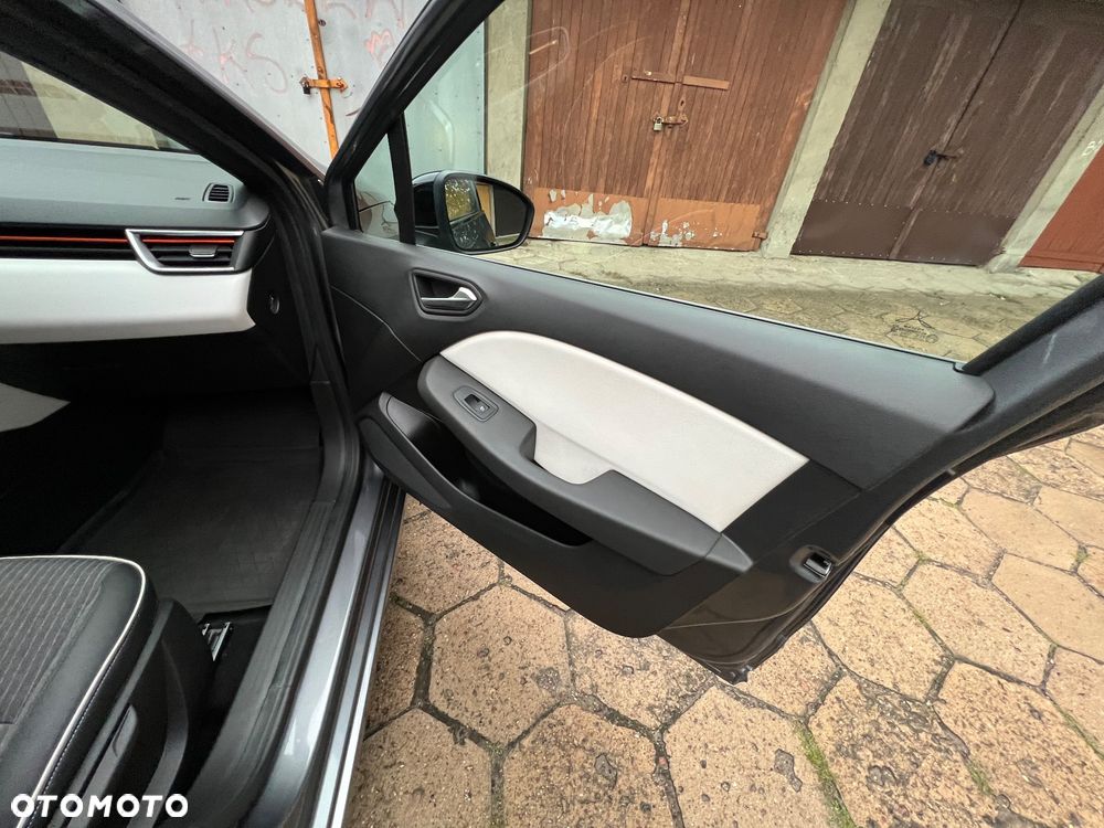 Renault Clio - 22