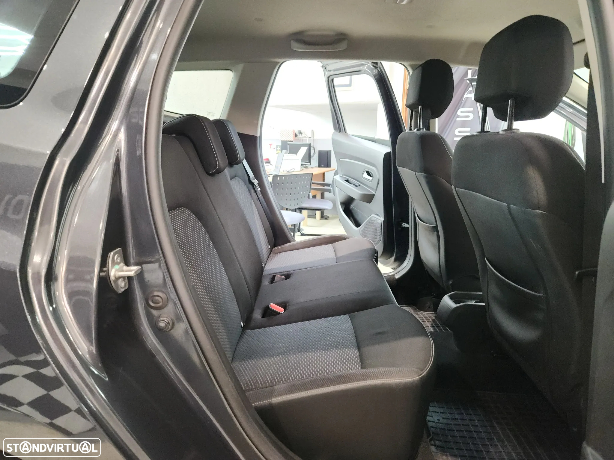 Dacia Duster 1.5 dCi Comfort - 30