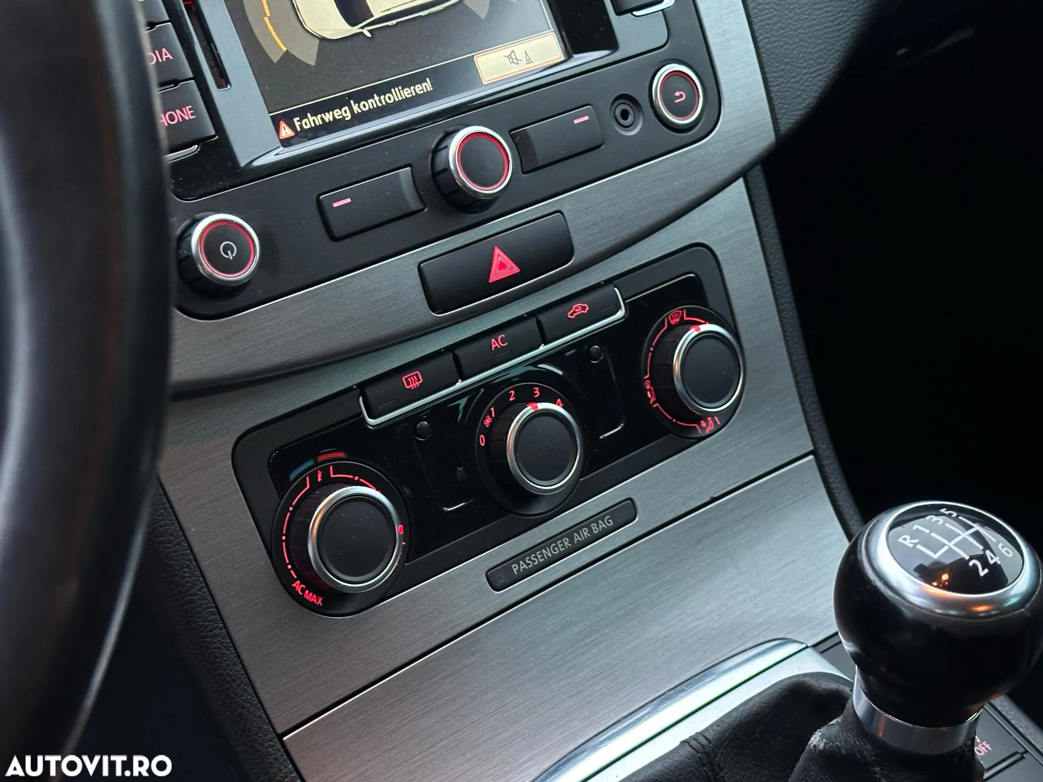 Volkswagen Passat - 12