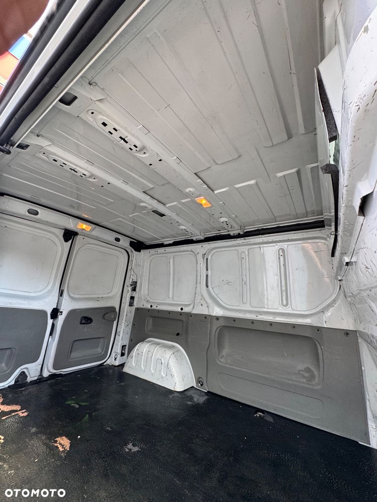 Renault Trafic - 10