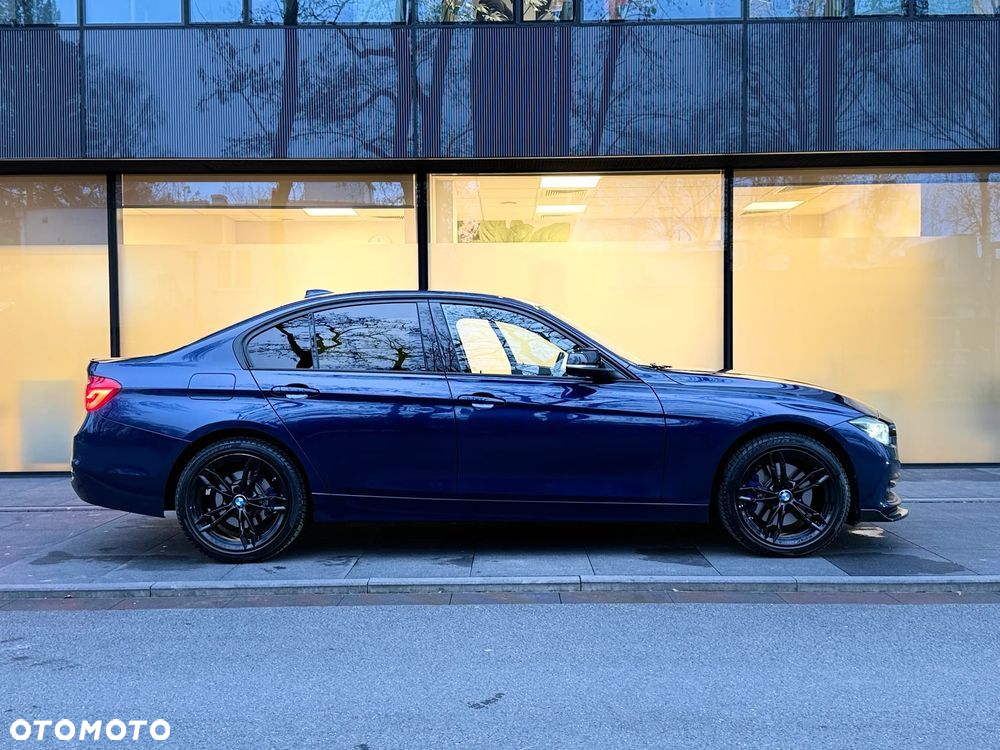BMW Seria 3 330i xDrive Sport Line - 18