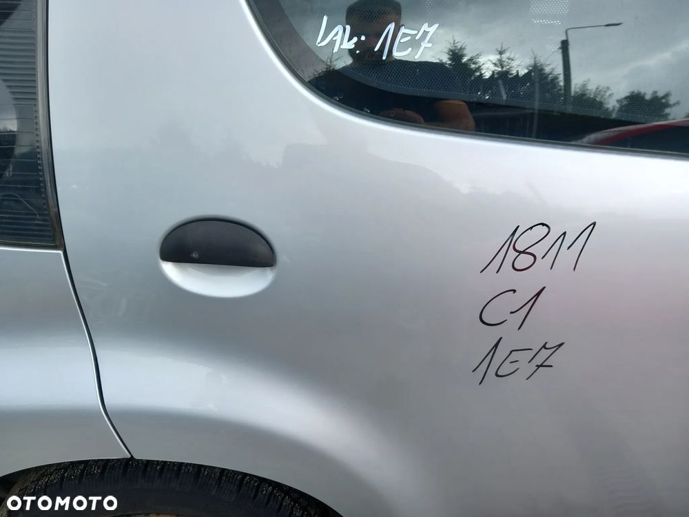 CITROEN C1 DRZWI PRAWE TYLNE PRAWY TYŁ KOLOR: 1E7 - 3