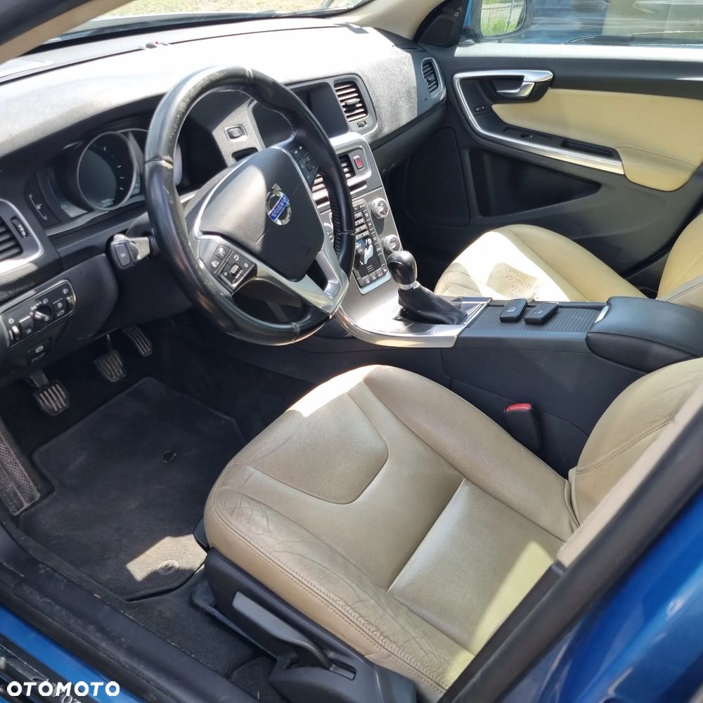 Volvo S60 D2 Momentum - 6